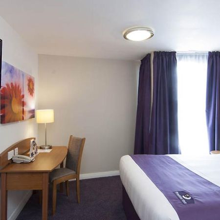 Premier Inn Sevenoaks/Maidstone Bagian luar foto