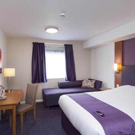 Premier Inn Sevenoaks/Maidstone Bagian luar foto