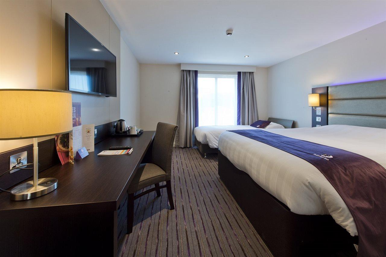 Premier Inn Sevenoaks/Maidstone Bagian luar foto