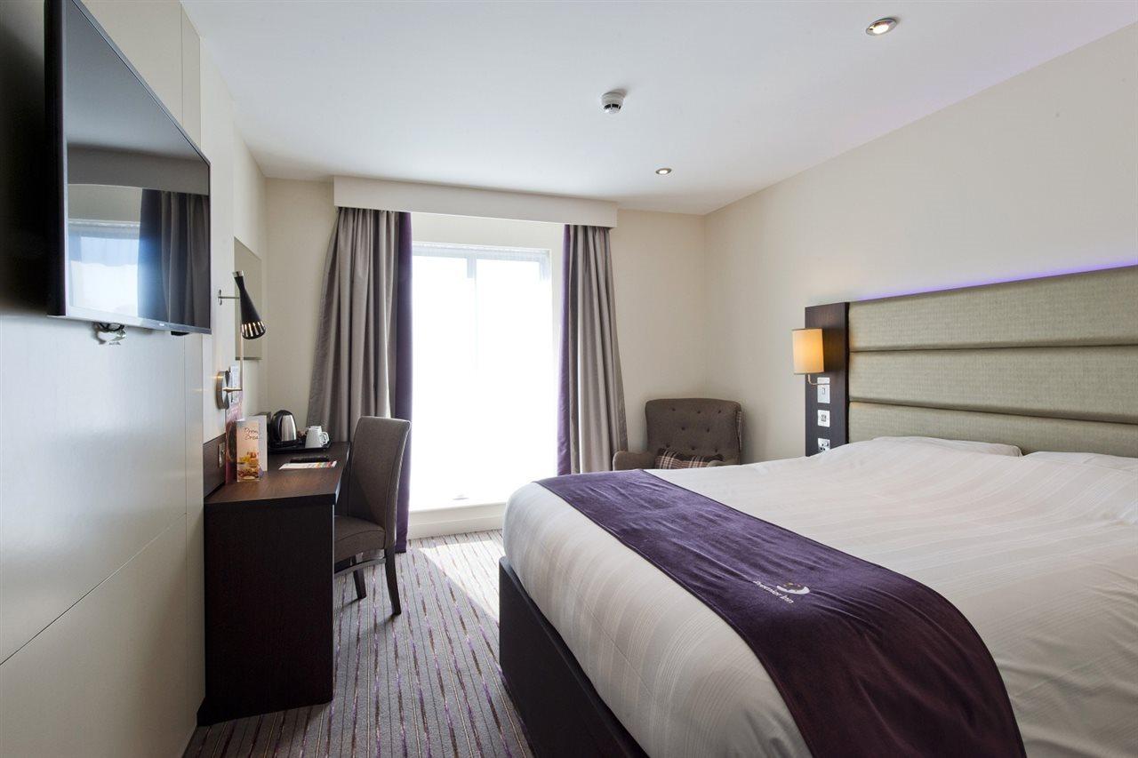 Premier Inn Sevenoaks/Maidstone Bagian luar foto