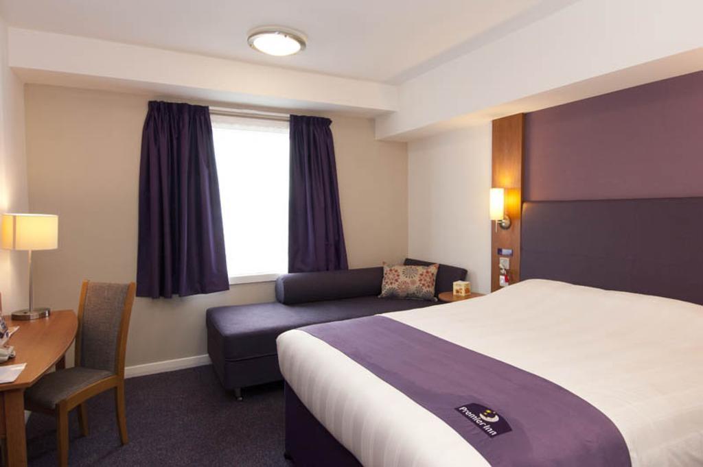 Premier Inn Sevenoaks/Maidstone Bagian luar foto