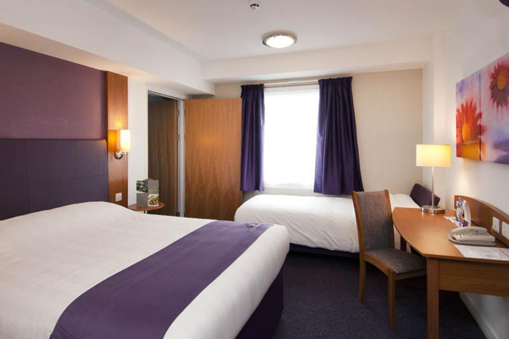 Premier Inn Sevenoaks/Maidstone Bagian luar foto