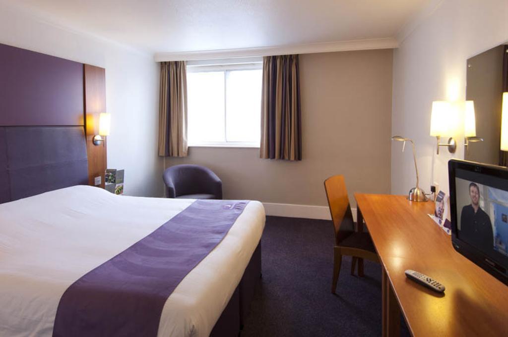 Premier Inn Sevenoaks/Maidstone Bagian luar foto