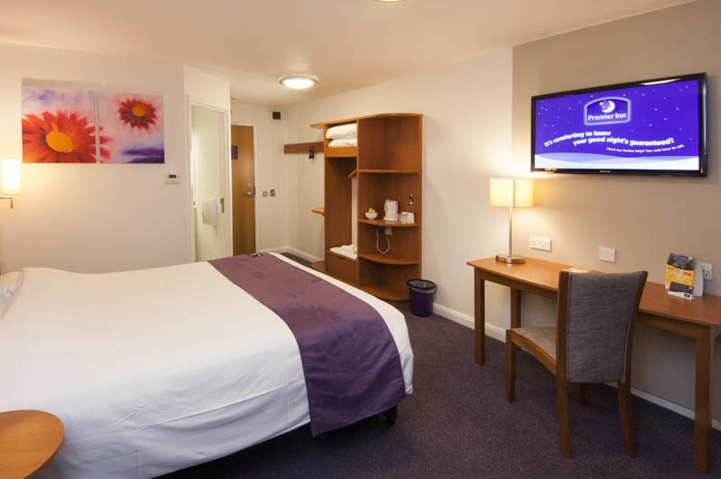 Premier Inn Sevenoaks/Maidstone Bagian luar foto