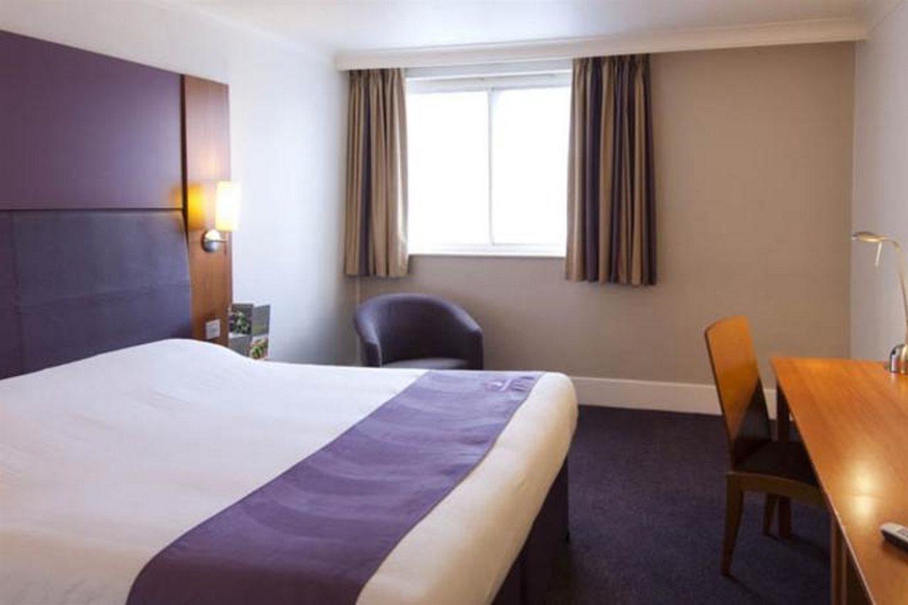 Premier Inn Sevenoaks/Maidstone Bagian luar foto